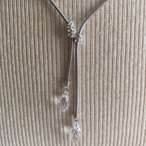 LIKE NEW - Swarovski pearl shaped beveled tear drop crystal necklace - Picture 3 of 5